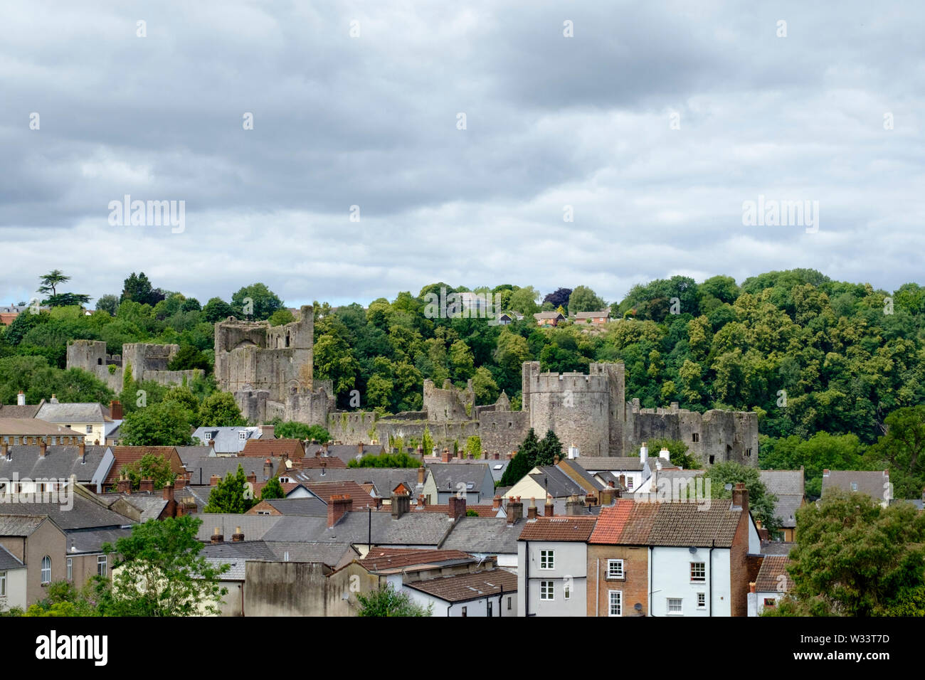 Chepstow Castle in Chepstow eine kleine Stadt am Ende der Wye Valley Monmouthshire Wales UK. Stockfoto