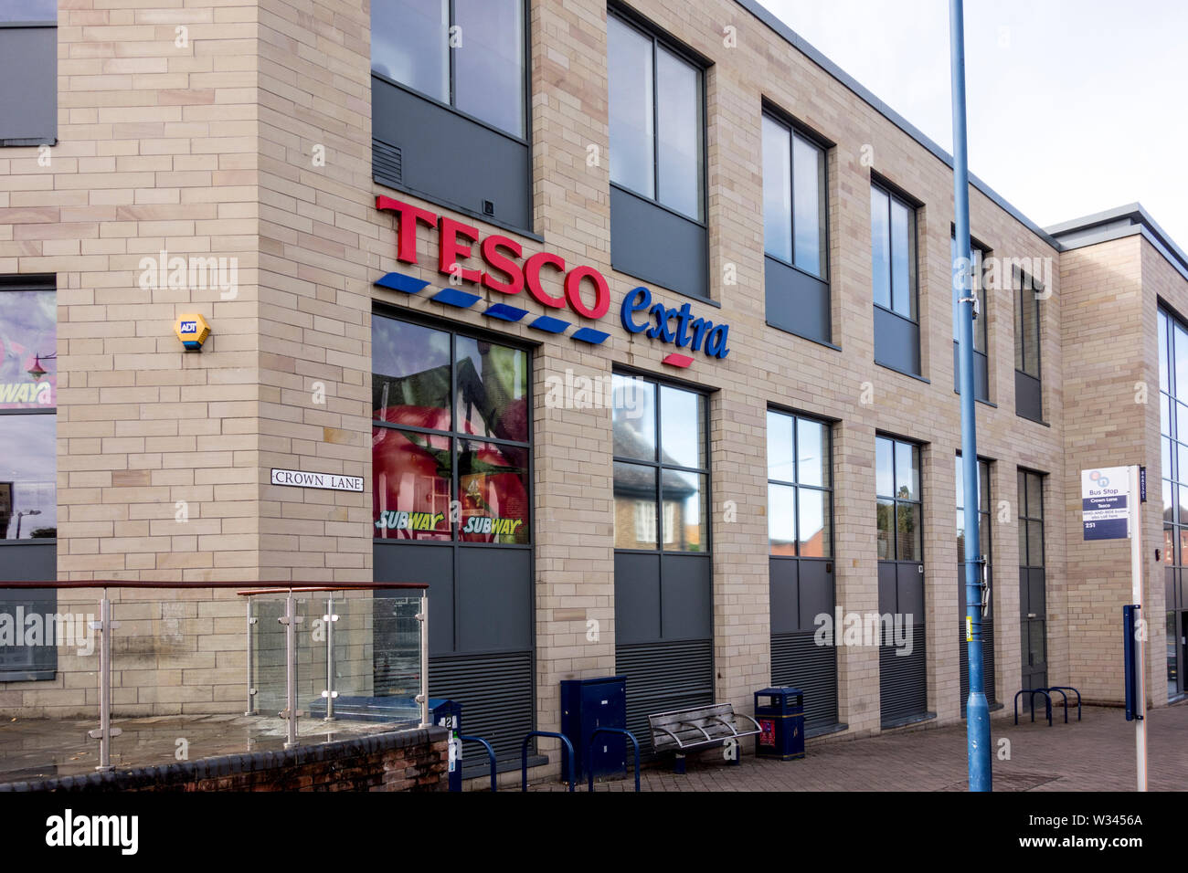 Tesco extra supermarkt supermarkt superstore Fotos und Bildmaterial