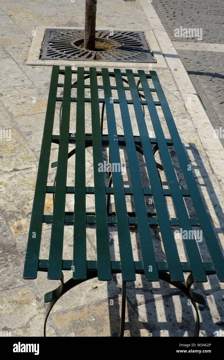 Korfu Stadt Korfu eine einfache öffentliche Sitz für ein Bus schien es ein Thema, zu fotografieren, zu warten. Stockfoto