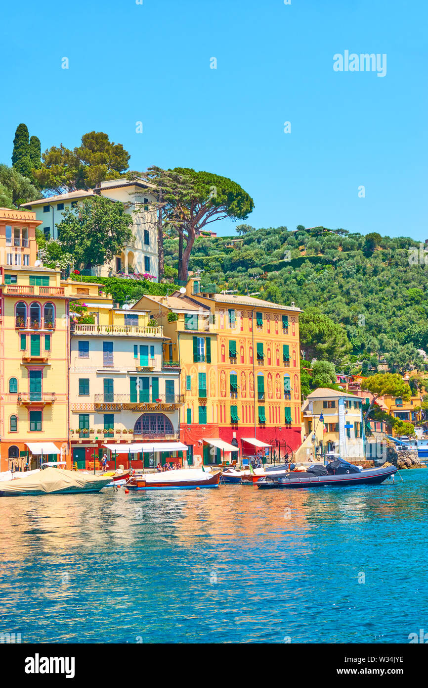 Blick auf die Küste von Portofino - Luxus Resort an der italienischen Riviera in Ligurien, Italien Stockfoto