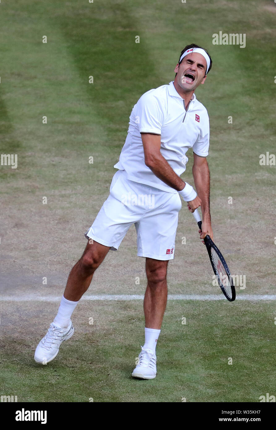 Wimbledon, London, UK. 12. Juli 2019. Wimbledon Tennis Championships, London, UK. Roger Federer feiert Sieg über Rafael Nadal, Mens Singles Halbfinale, 2019 Credit: Allstar Bildarchiv/Alamy leben Nachrichten Stockfoto