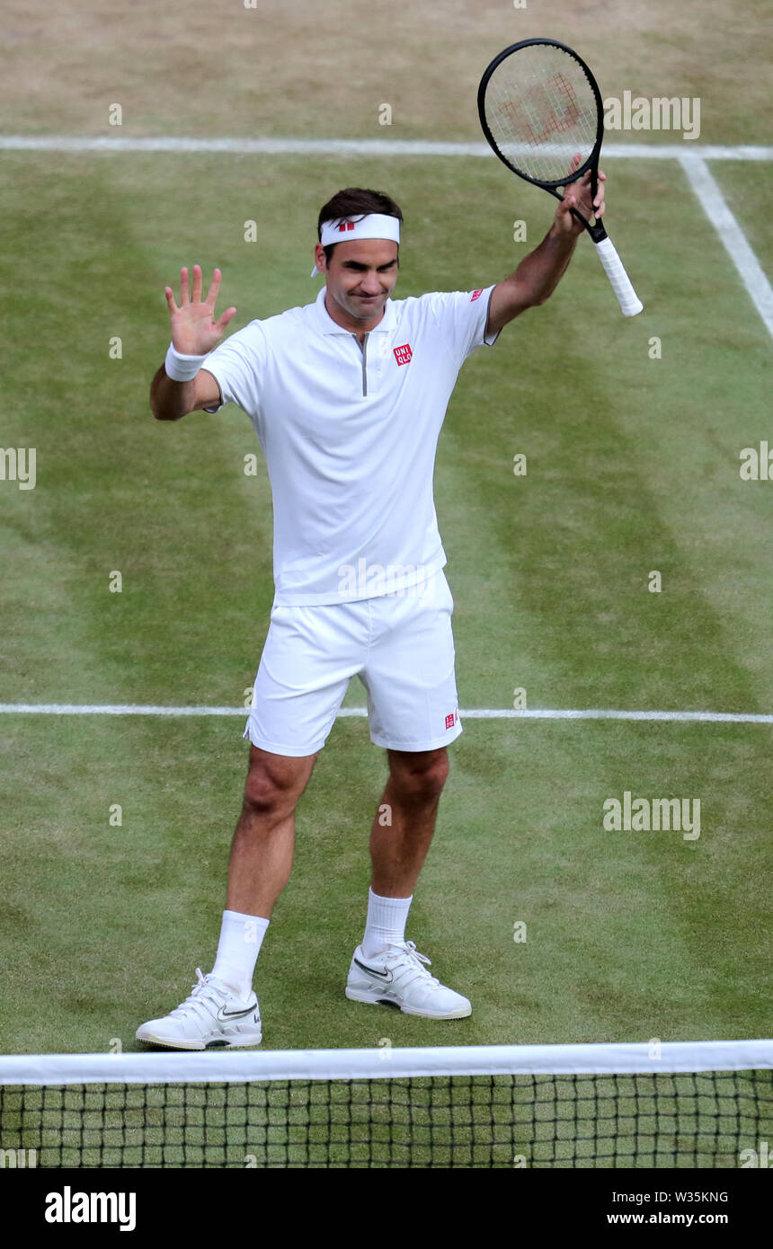 Wimbledon, London, UK. 12. Juli 2019. Wimbledon Tennis Championships, London, UK. Roger Federer feiert Sieg über Rafael Nadal, Mens Singles Halbfinale, 2019 Credit: Allstar Bildarchiv/Alamy leben Nachrichten Stockfoto