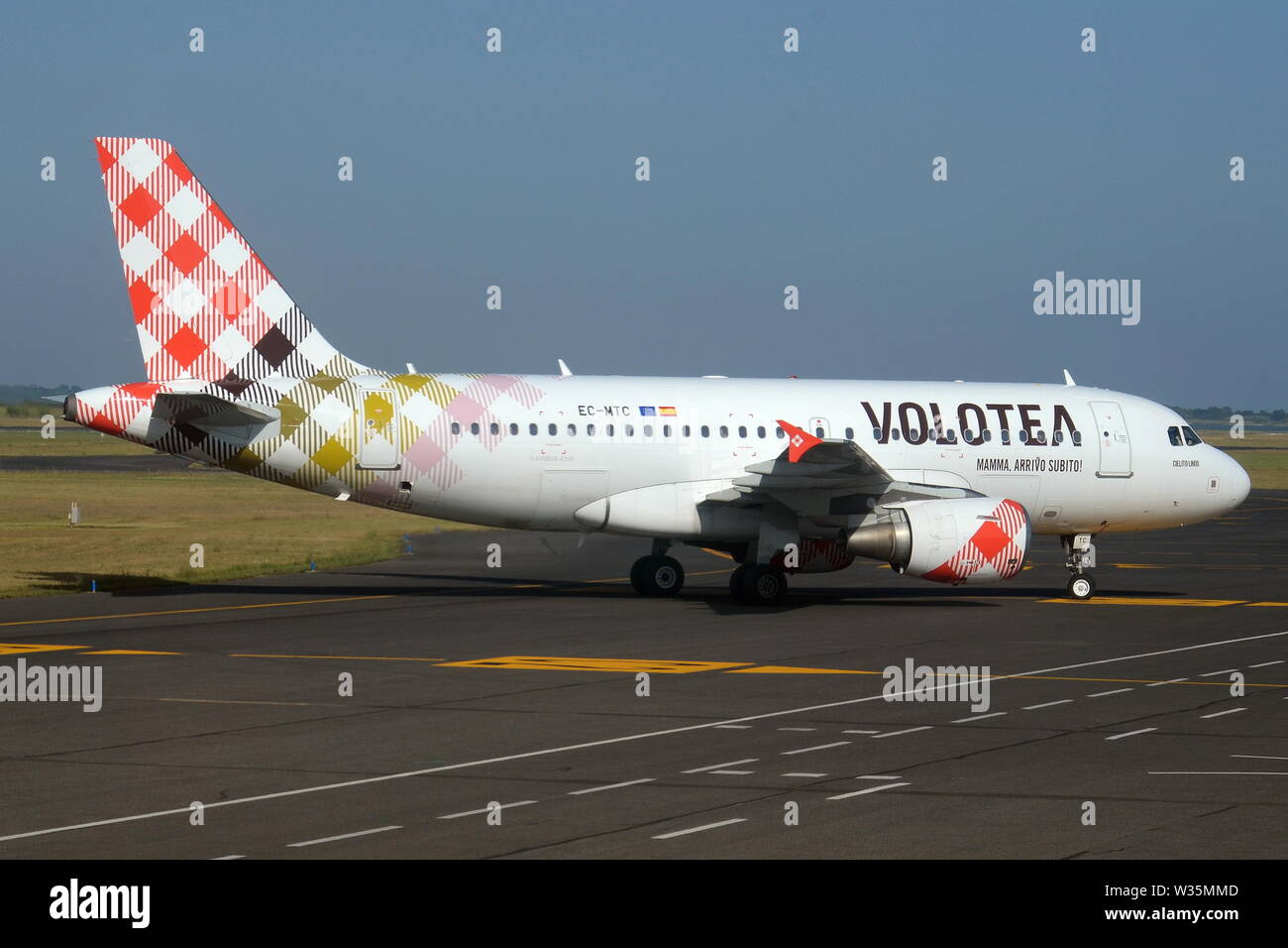 VOLTEA AIRBUS A319-100 EC-MTC. Stockfoto