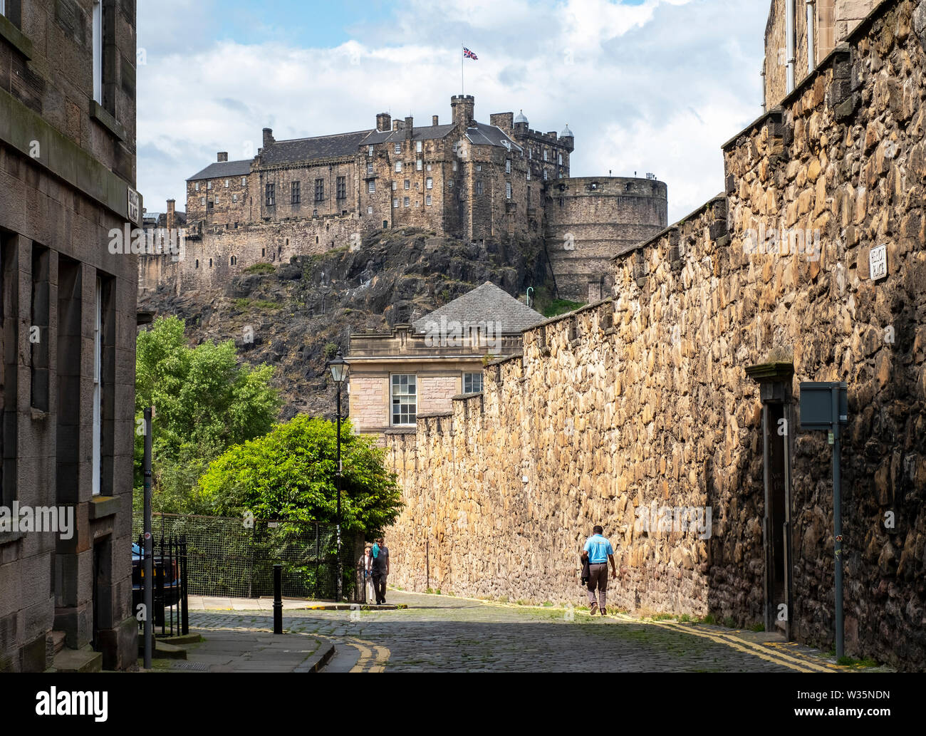 Flodden Wand und das Edinburgh Castle im Herzen der Altstadt von Edinburgh. Stockfoto