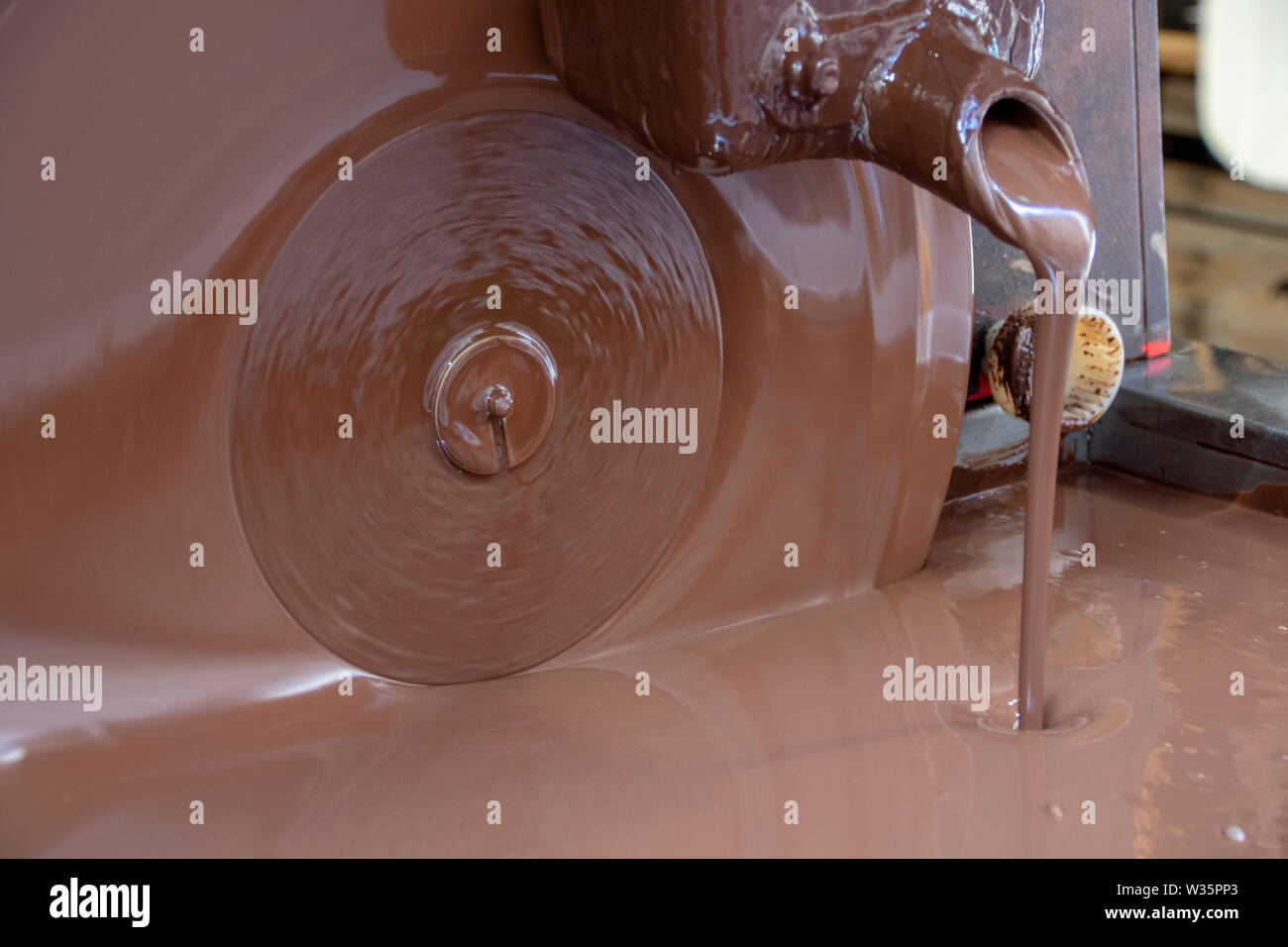 Flüssige Schokolade in eine Schokolade artisan Shop Stockfoto