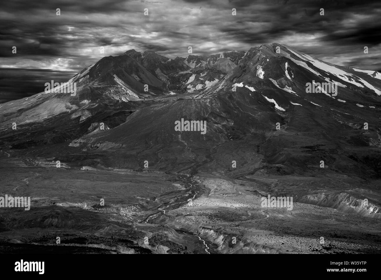 Mt St. Helen ist ein perfektes Beispiel dafür, wie gut Natur tut, ohne die Menschheit einzugreifen, jede Richtung, jede Hilfe, Heilung tritt auf und wird völlig. Stockfoto