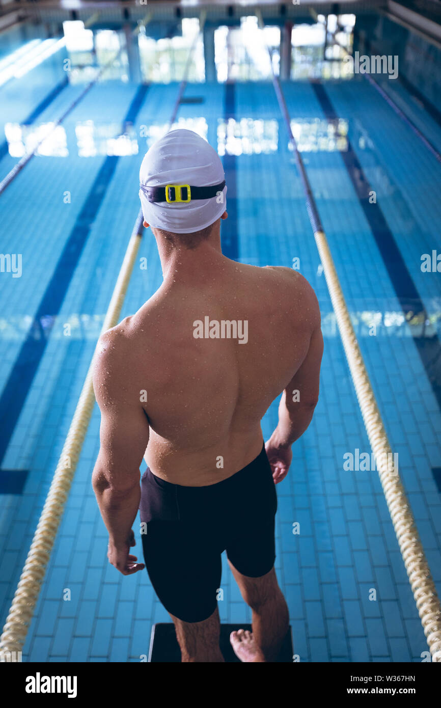 Schwimmer in einem schwimmstadion Stockfoto