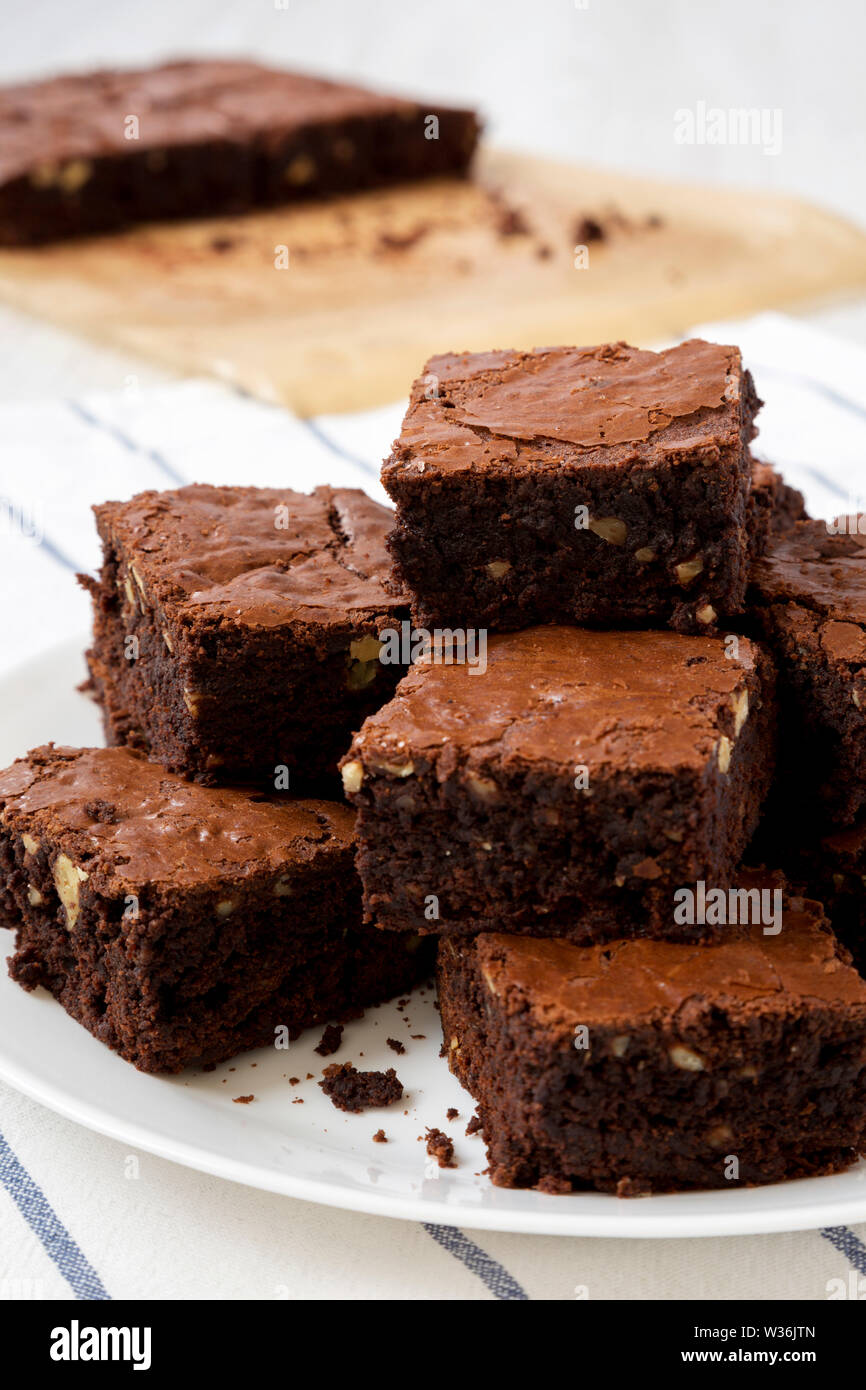 Hausgemachte Schokolade brownies, Seitenansicht. Close-up. Stockfoto