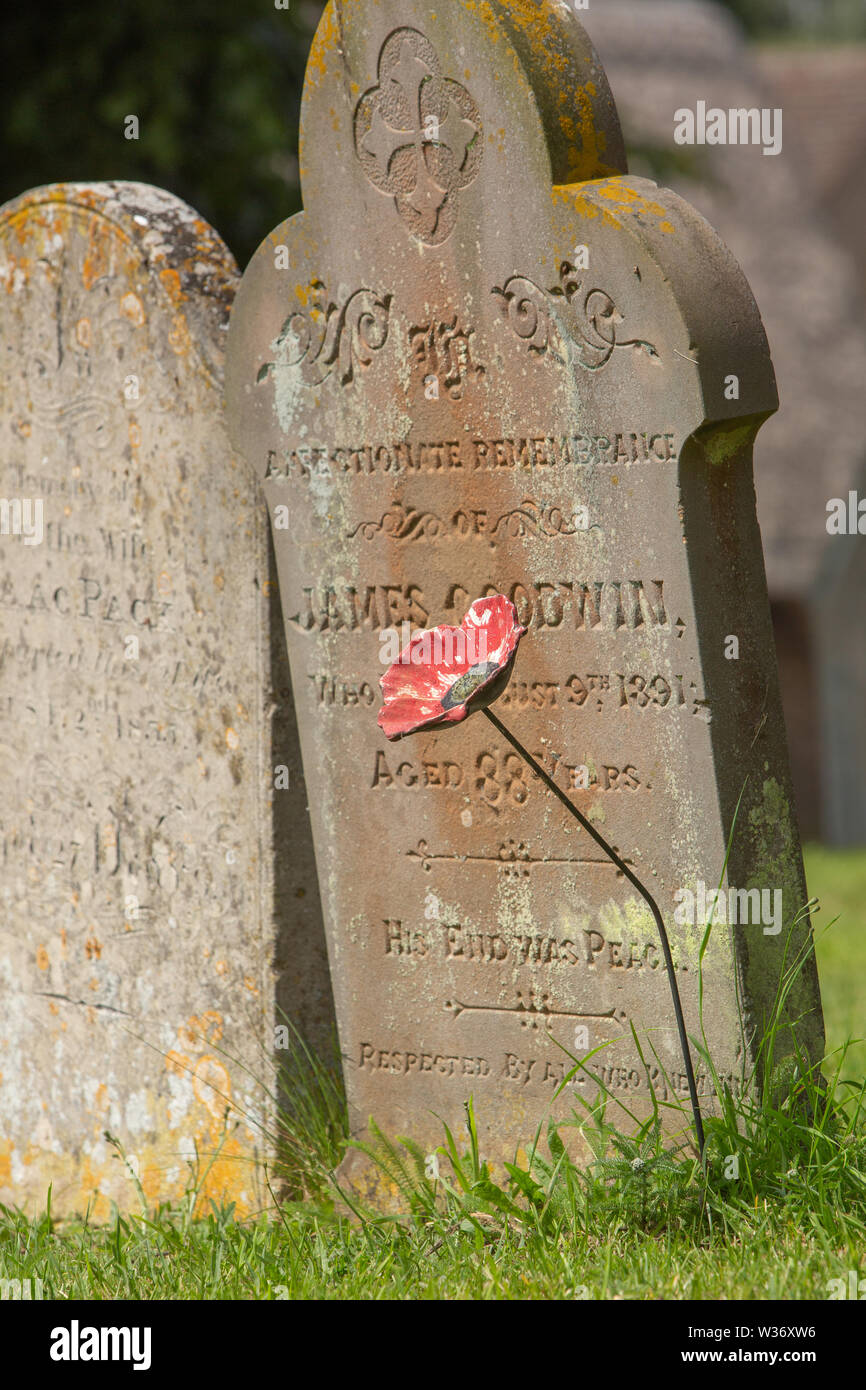 Der Friedhof von St. Maria Magdalena, Geddington Stockfoto