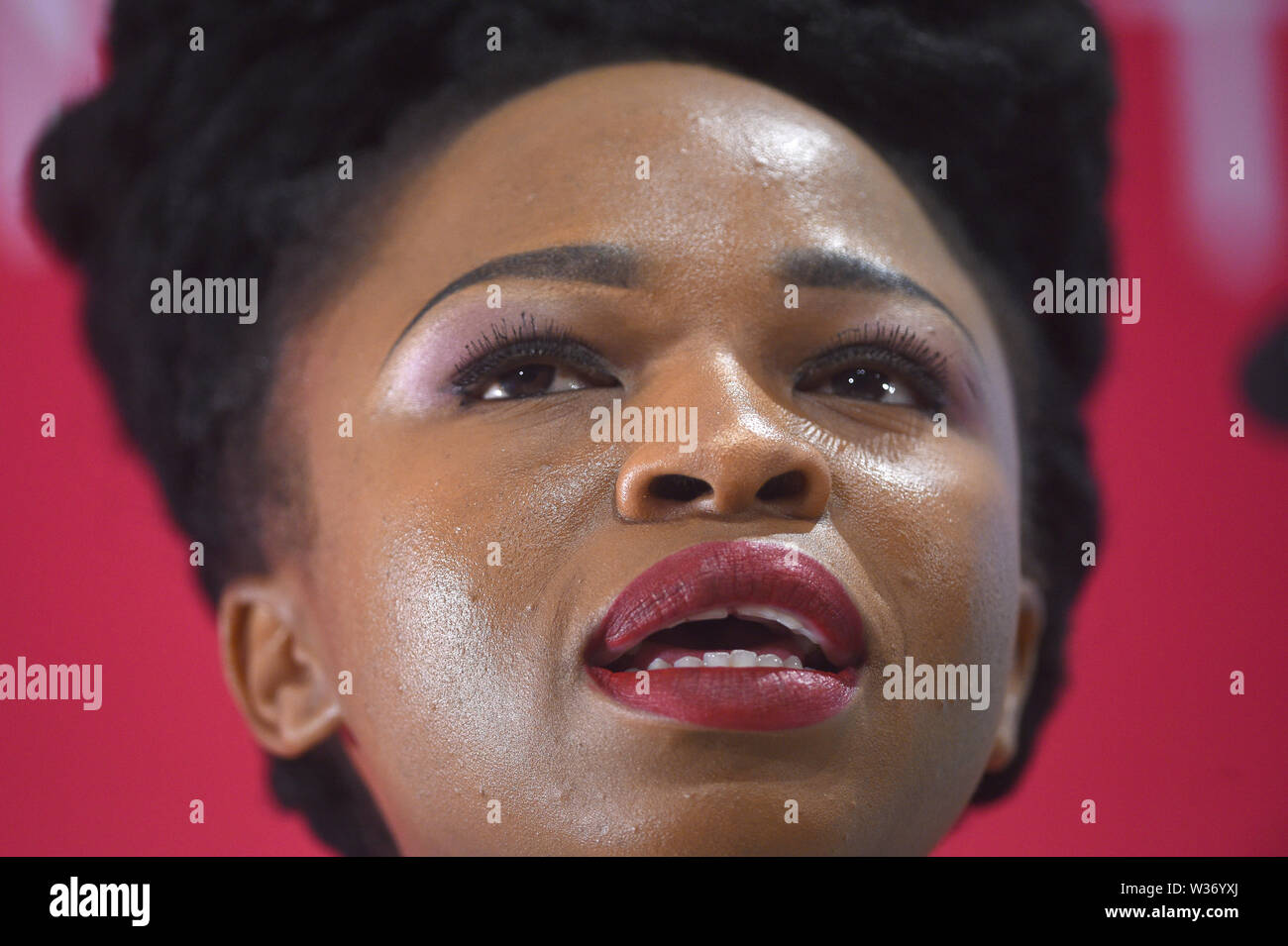 Naledi Chirwa, einem Vertreter der wirtschaftlichen Freiheit Kämpfer in der Südafrikanischen Montage, während der International Social Forum gehostet von der Labour Party an der Soas der Universität London in Central London. Stockfoto