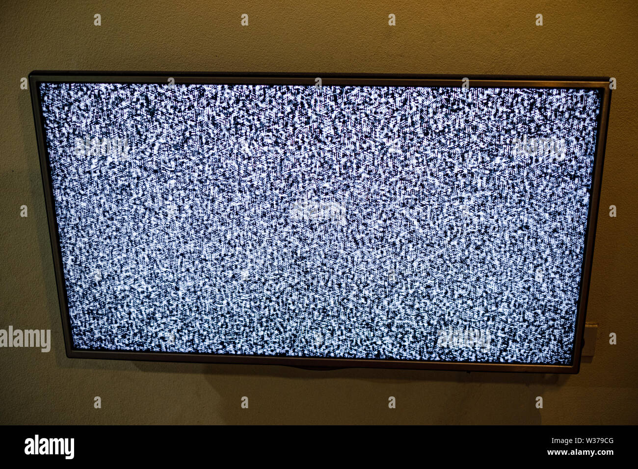 Kein Signal an Monitor, statisches Rauschen schlechte TV-Signal Schwarz und Weiß Stockfoto