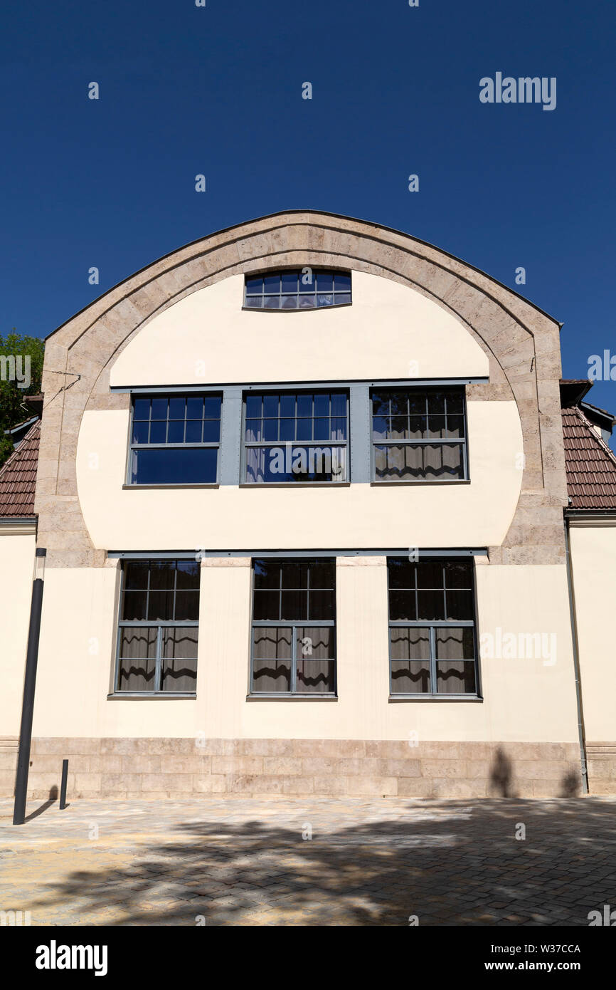 Fassade des Van-de-Velde-Building, Teil der Bauhaus Museum Weimar, Deutschland. Das Gebäude wurde vom belgischen Architekten Henry Van Der Velde entworfen. Stockfoto