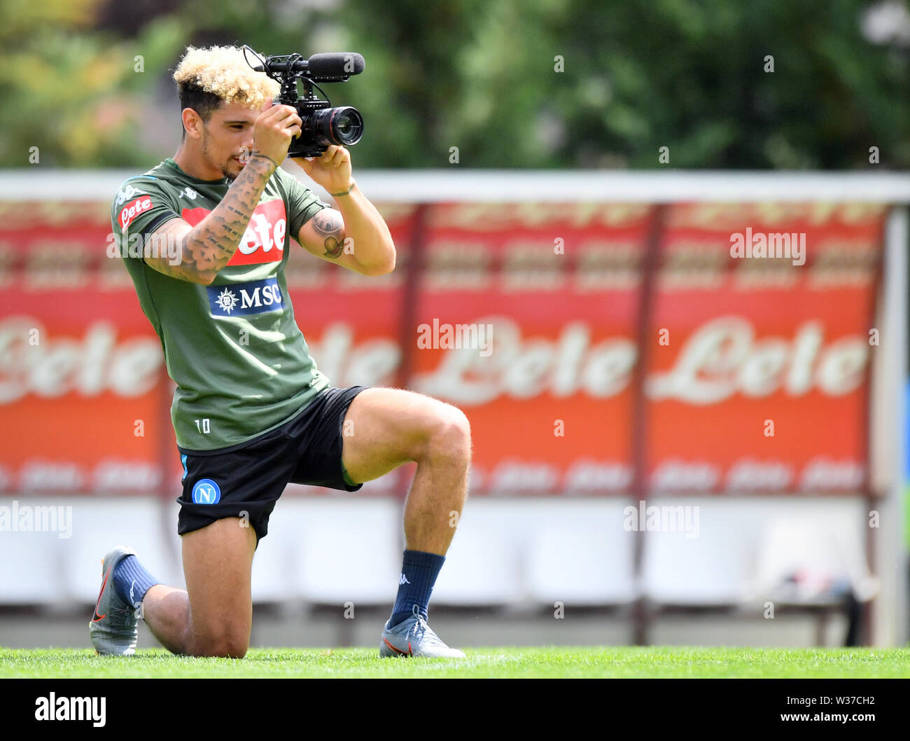 Dimaro, Italien. 13. Juli, 2019. Foto Massimo Paolone/LaPresse 13 luglio 2019 Trento (TN), Italien Sport calcio SSC Neapel Ritiro Allenamento Pre Campionato di calcio Serie A 2019/2020 - Centro Sportivo Folgarida di Dimaro e Nella Foto: Kevin Malcuit Foto Massimo Paolone/LaPresse Juli 13, 2019 Villars-sur-Ollon (TN), Italien Sport Fussball FC Bologna Training vor der Italienischen Fußball-Liga einen TIM 2019/2020 - Dimaro und Folgarida Sportzentrum In der Pic: Kevin Malcuit Credit: LaPresse/Alamy leben Nachrichten Stockfoto