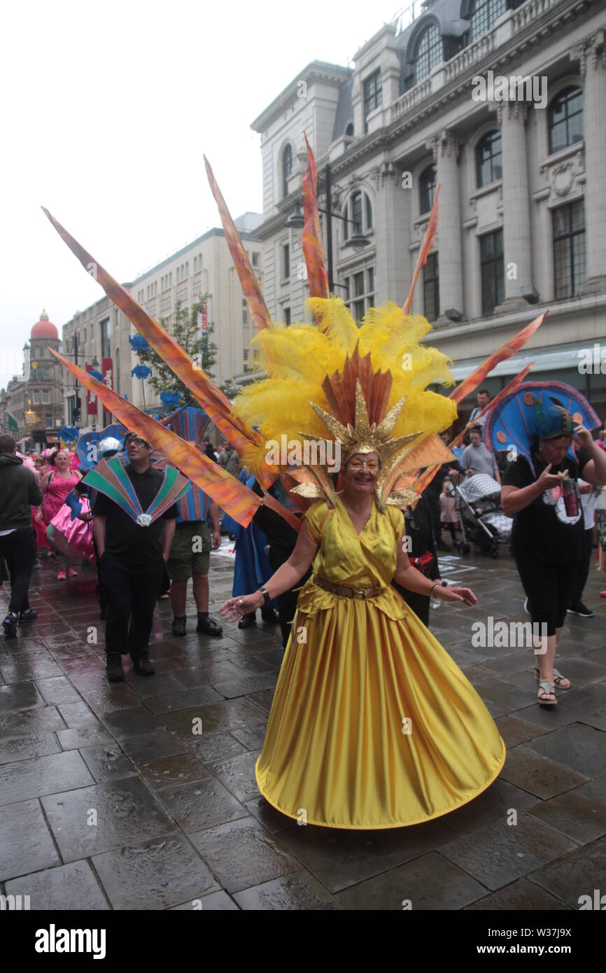 Newcastle upon Tyne, UK, 13. Juli 2019, VAMOS Mardi Gras Parade feiern Spanisch und Portugiesisch sprechenden Kulturen, Kredit: DavidWhinham/Alamy Stockfoto