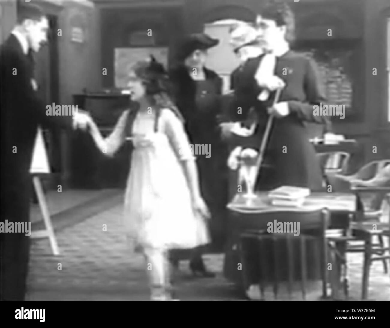 Der arme kleine reiche Mädchen 1917 - filmshot 1. Stockfoto