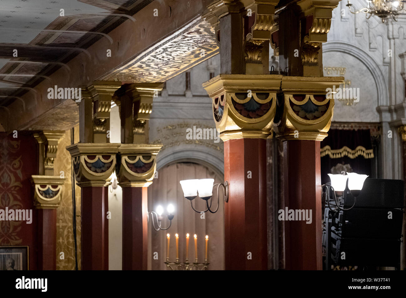 Nahaufnahme der Innenraum der Tempel/Tempel Synagoge in Miodowa Straße, Kazimierz, dem historischen jüdischen Viertel von Krakau, Polen. Stockfoto