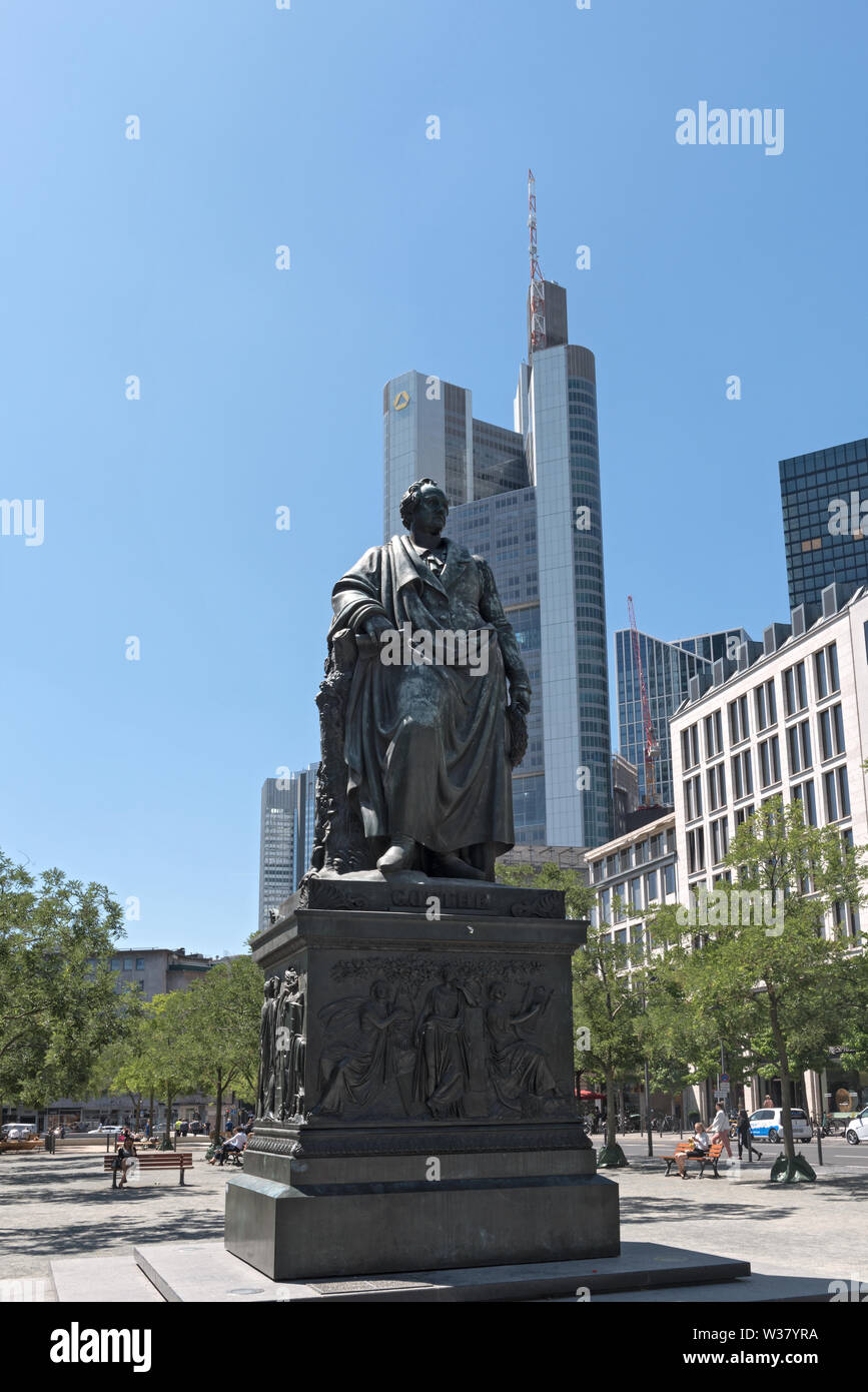 Bronzestatue von Johann Wolfgang von Goethe in Frankfurt am Main, Deutschland Stockfoto