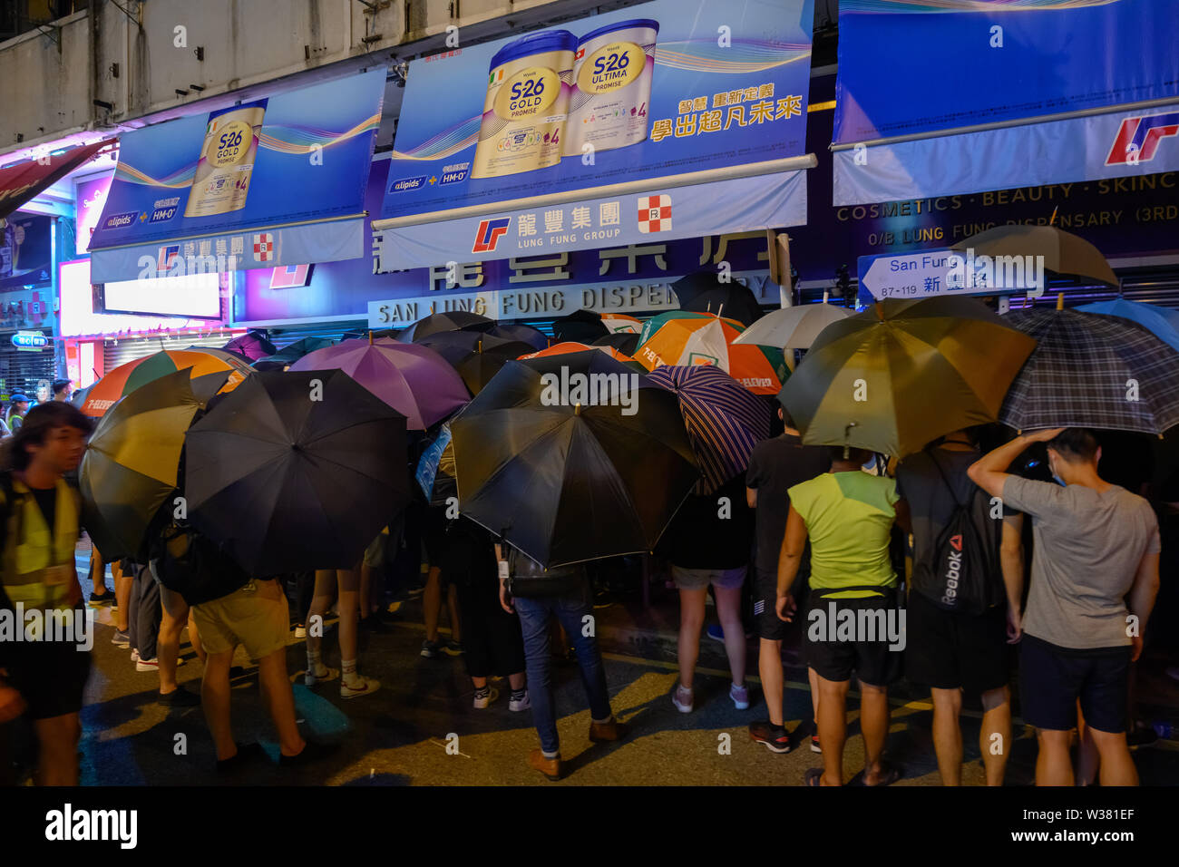 Hongkong - Juli 13, 2019: Hongkong 713 Protest gegen Wasser waren Händler und Auslieferung Rechnung. Stockfoto