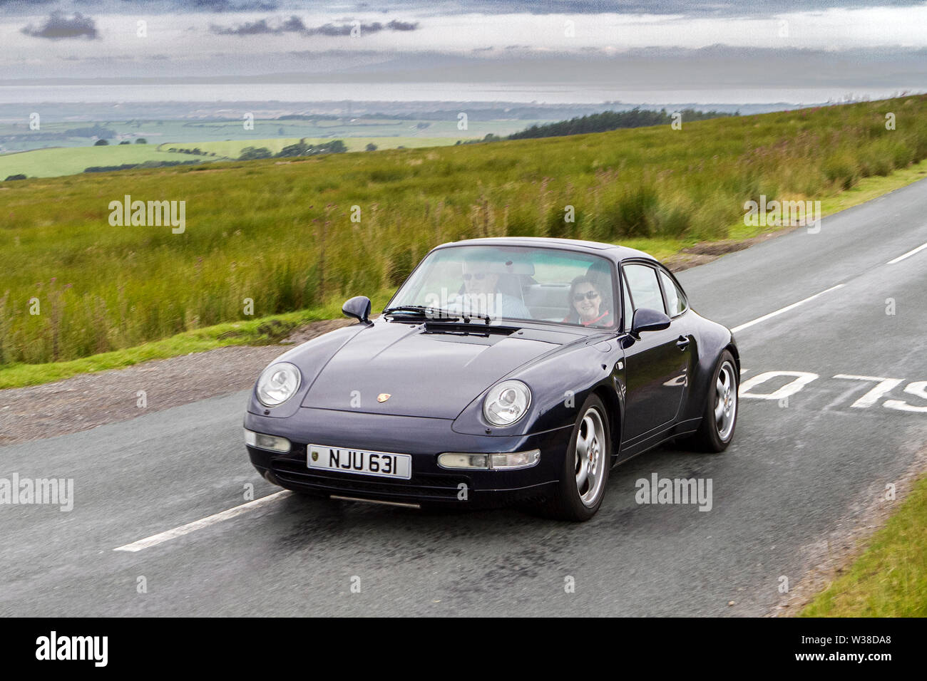 Lancashire Automobil Club von Küste zu Küste 2019; ab dem Midland Hotel in Morecambe und Dunsley Hall im Sandsend in der Nähe von Whitby dieser Oldtimer von Küste zu Küste Rallye Route überquert die Höhen der fantastischen Landschaft in den Trog von Bowland mit Blick über Morecambe Bay. Die Veranstaltung ist offen für klassische und geschätzten Erbe Autos aller Altersgruppen nehmen die Herausforderung an und eine Strecke mit rund 170 Meilen von den Strassen und Autobahnen des ländlichen England. Stockfoto