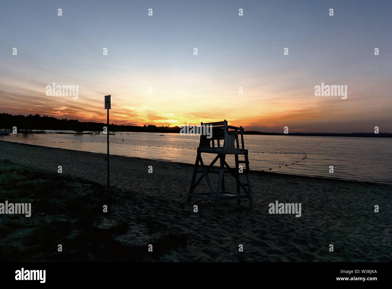 Black Bear Beach, Kanada, Woodstock, Im Vordergrund ein Rescue Turm, Stille Stockfoto