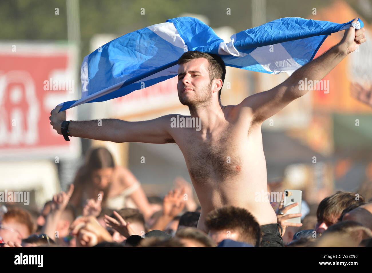 Glasgow, UK. 13. Juli 2019. Bastille live im Konzert an TRNSMT Music Festival auf der großen Bühne. Dan Smith, Sänger der Hauptbühne statt. Credit: Colin Fisher/Alamy leben Nachrichten Stockfoto