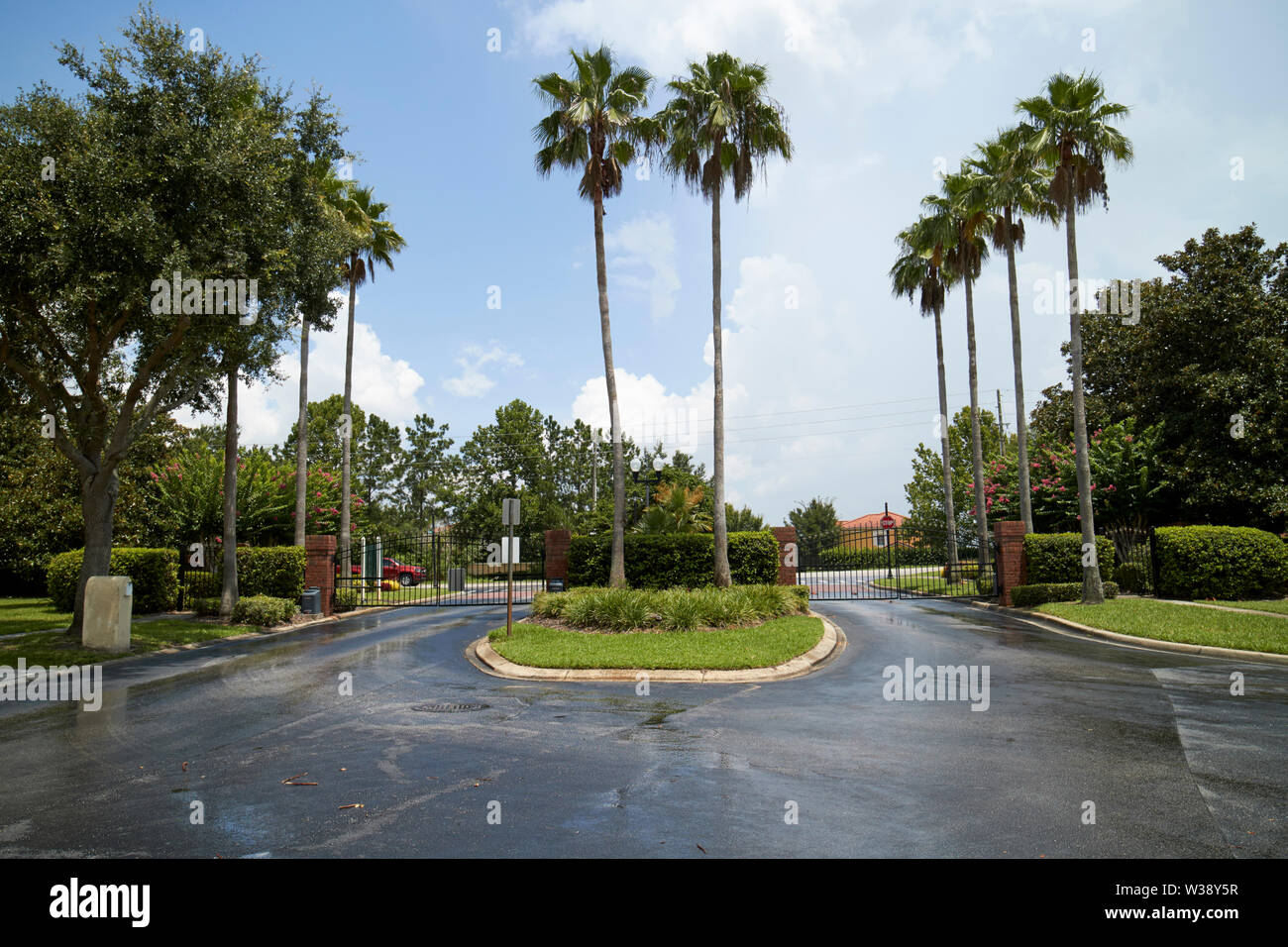 Ausfahrt zu einem Wohngebiet gated community in Florida USA Vereinigte Staaten von Amerika Stockfoto