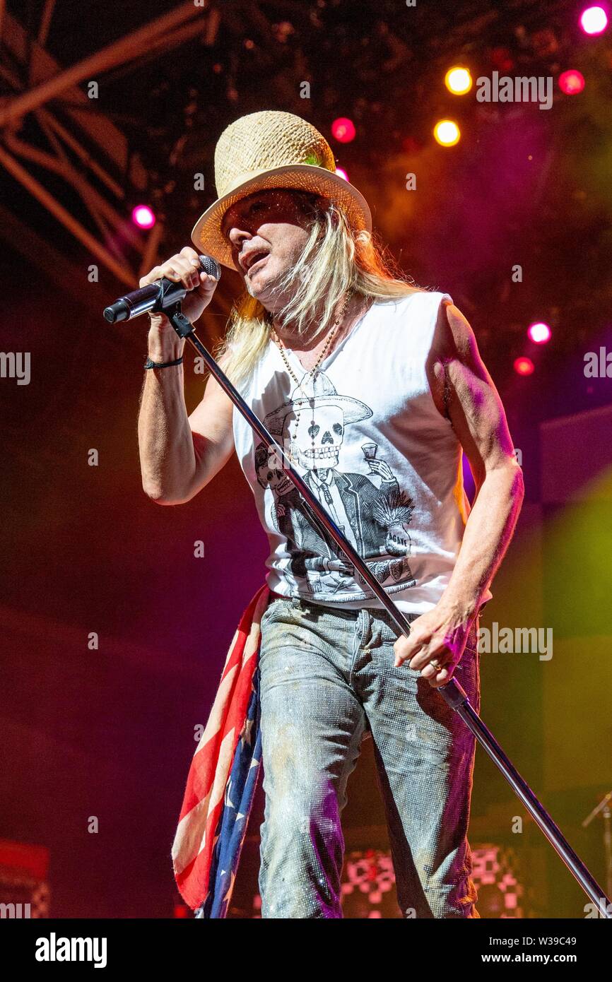 Juli 8, 2018 - Milwaukee, Wisconsin, USA - ROBIN ZANDER von Cheap Trick während des Sommerfests Music Festival am Henry Maier Festival Park in Milwaukee, Wisconsin (Bild: © Daniel DeSlover/ZUMA Draht) Stockfoto