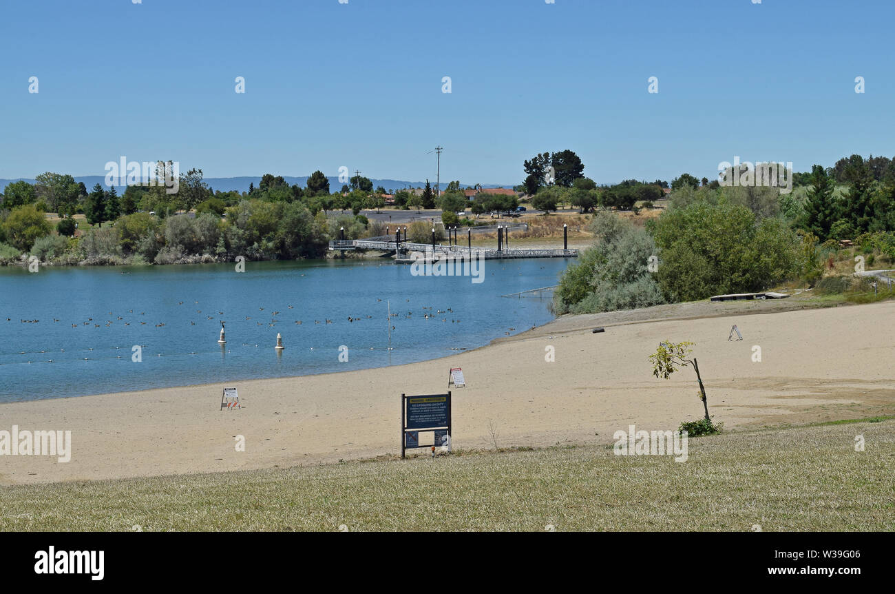 Schwimmen, Strand, Hufeisensee, Steinbruch Lakes Regional Recreation Area, Kalifornien Stockfoto