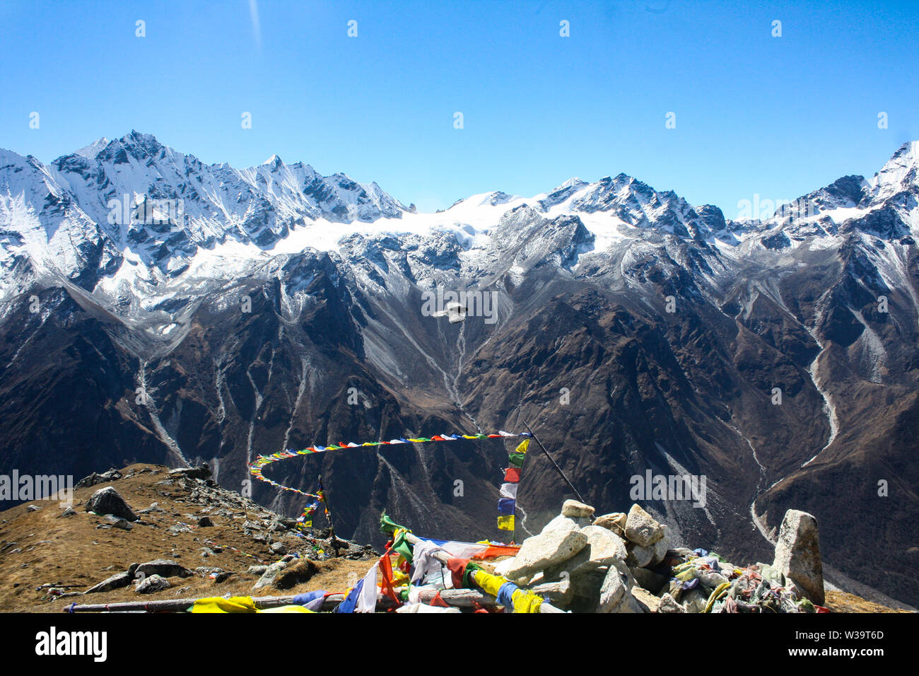 Majestätische Aussicht auf Mount Shisapagma (Tibetische Berg) von Tsergo ri oberhalb 4984 m über dem Meeresspiegel. Stockfoto