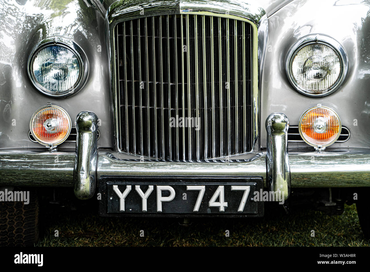 Silber Bentley S2 classic car 1959-1962 an der Oakamoor Hill Climb, 13. Juli 2019, Oakamoor, Staffordshire, Großbritannien Stockfoto