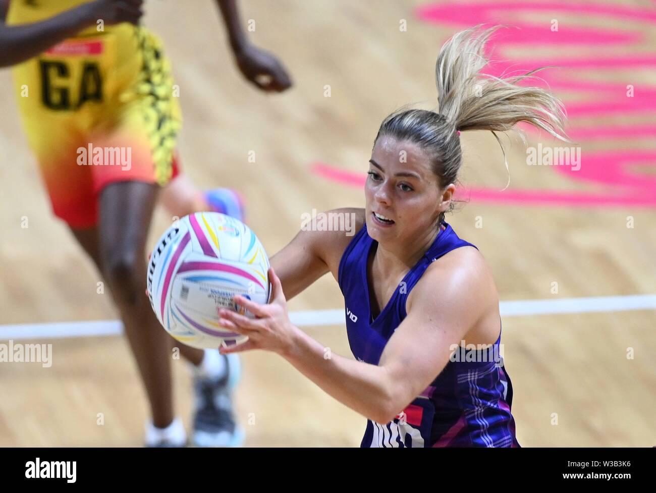 Liverpool, Großbritannien. 14. Juli 2019. Kelly Boyle (Schottland) während der vorläufigen Spiel zwischen Uganda und Schottland an der Netball World Cup. M- und S-Arena, Liverpool. Merseyside. UK. Kredit Garry Bowdenh/SIP-Foto Agentur/Alamy leben Nachrichten. Stockfoto