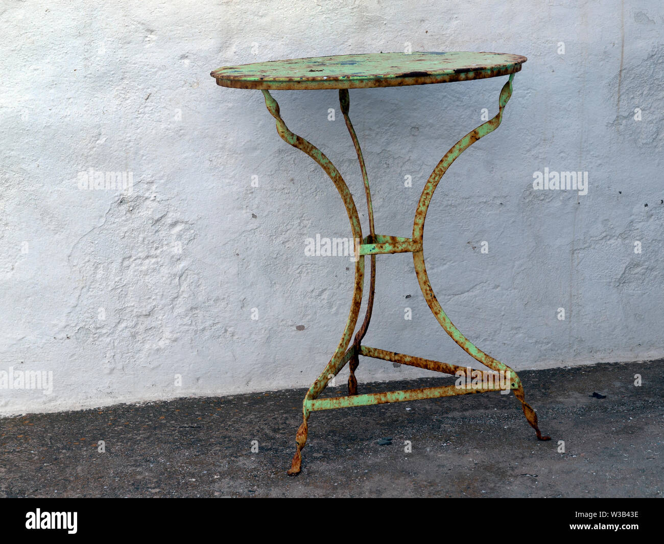 Ein rostiger cafe Tabelle in Griechenland Stockfoto