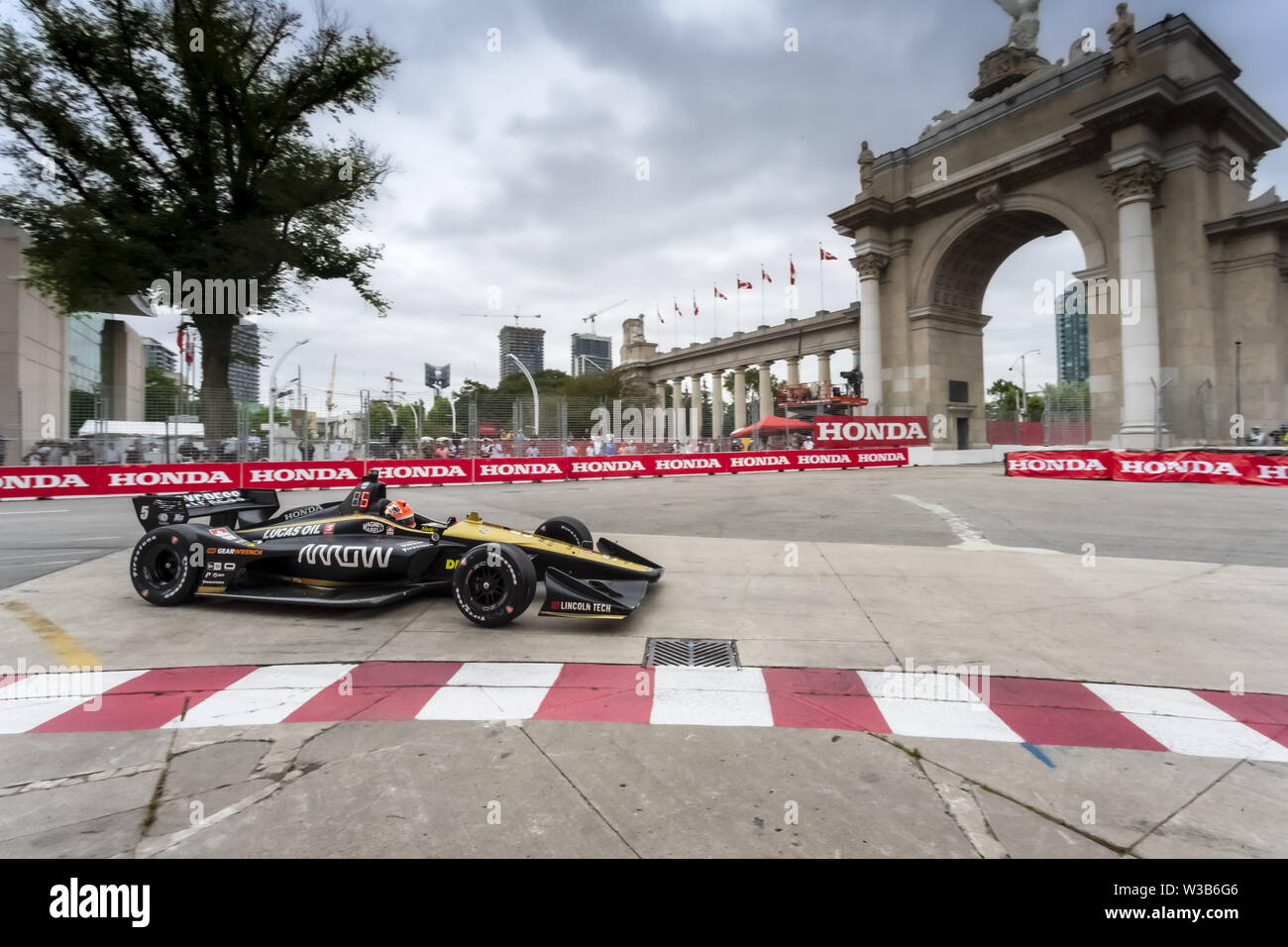 Toronto, Ontario, USA. 12. Juli, 2019. JAMES HINCHCLIFFE (5) von Kanada Praktiken für die Hondy Indy Toronto an Straßen von Toronto in Toronto, Ontario. (Bild: © Walter G Arce Sr Schleifstein Medi/ASP) Stockfoto