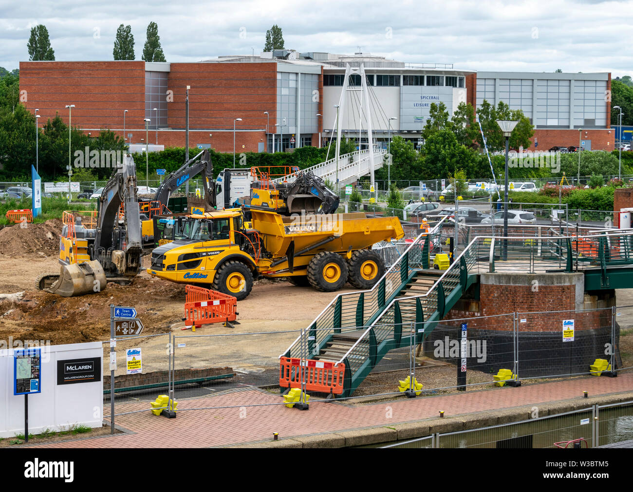 Der Bau der Erweiterung zu Castle Quay Shopping Centre, Banbury, Oxfordshire in den frühen Phasen der Entwicklung. 01.07.2019 Stockfoto