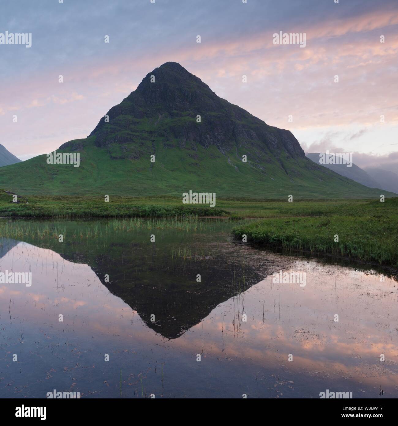 Buachaille Etive Beag bei Sonnenuntergang Stockfoto
