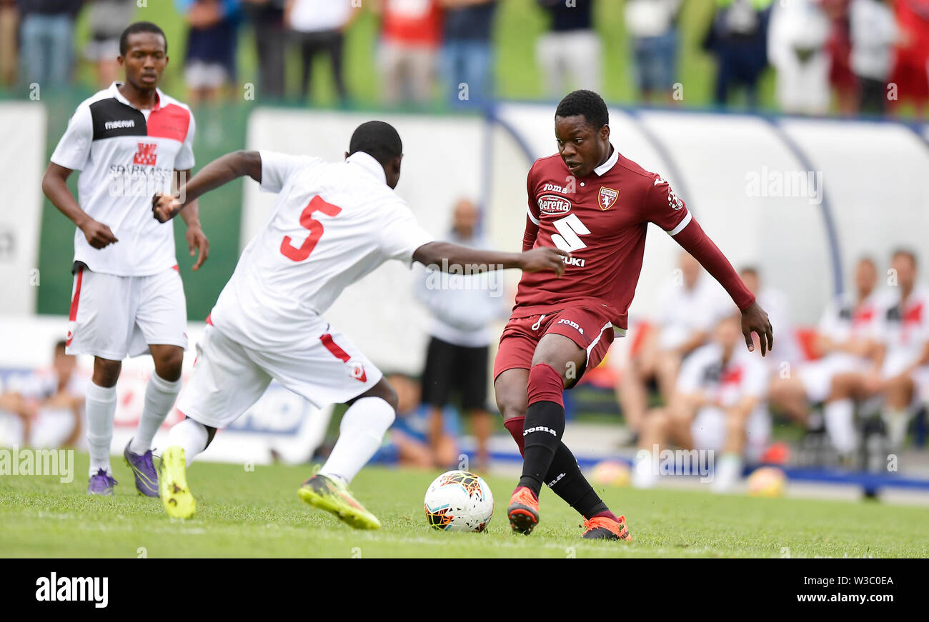 Foto LaPresse - Fabio Ferrari 14 07 2019 Bormio (Italia) Sport ESCLUSIVA TORINO FC Torino FC-Ritiro vor - campionato Stagione 2019-2020 - Torino FC Meran vs-gara amichevole. Nella Foto: Kone Foto LaPresse - Fabio Ferrari 14 Juli 2019 Bormio (Italien) Sport EXKLUSIVE TORINO FC FC Turin - Vor der Saison 2019-2020. Torino FC vs Meran - Freundschaftsspiel in der Pic: Kone Ben (Torino FC); Stockfoto