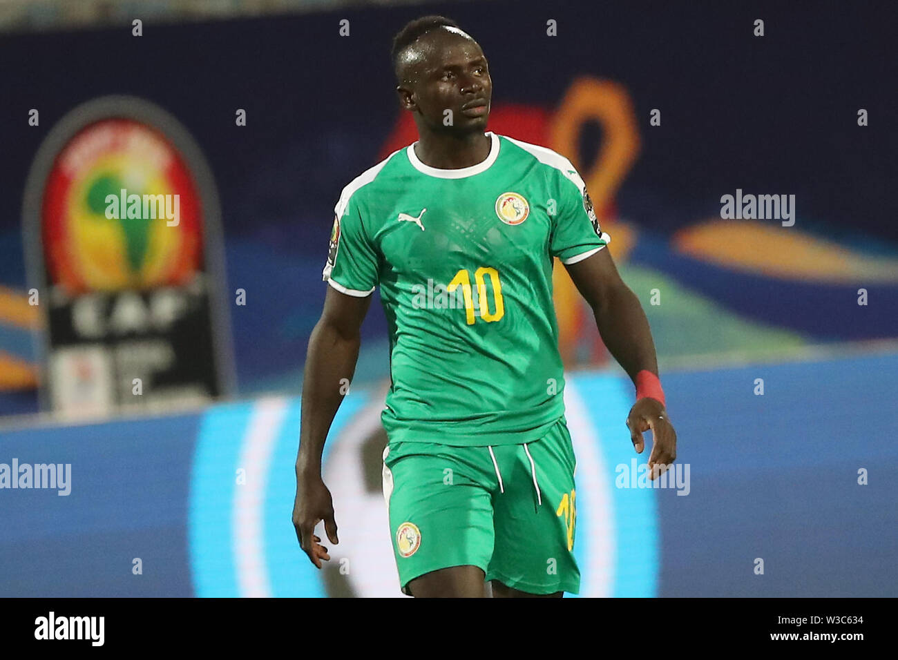 Kairo, Ägypten. 14. Juli, 2019. Der senegalesischen Sadio Mähne reagiert während der 2019 Afrika Cup Halbfinale Fußball Match zwischen Senegal und Tunesien am 30. Juni Stadion. Credit: gehad Hamdy/dpa/Alamy leben Nachrichten Stockfoto