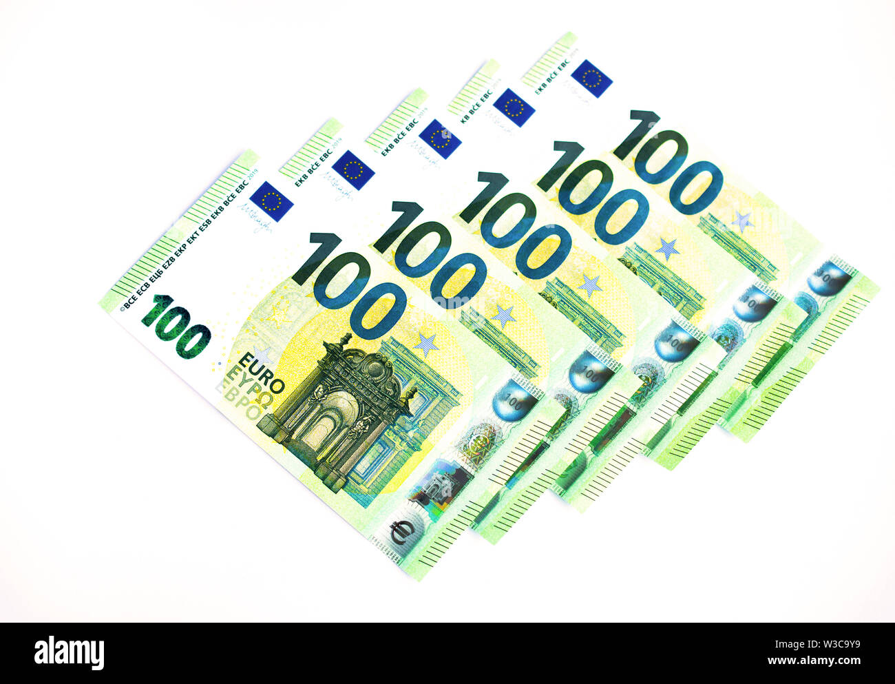 Streicheln Sie das Auge angenehm und dringend benötigte Bargeld für die Wunscherfüllung. Wunderschön gestaltete 100 Euro-Scheine. Stockfoto