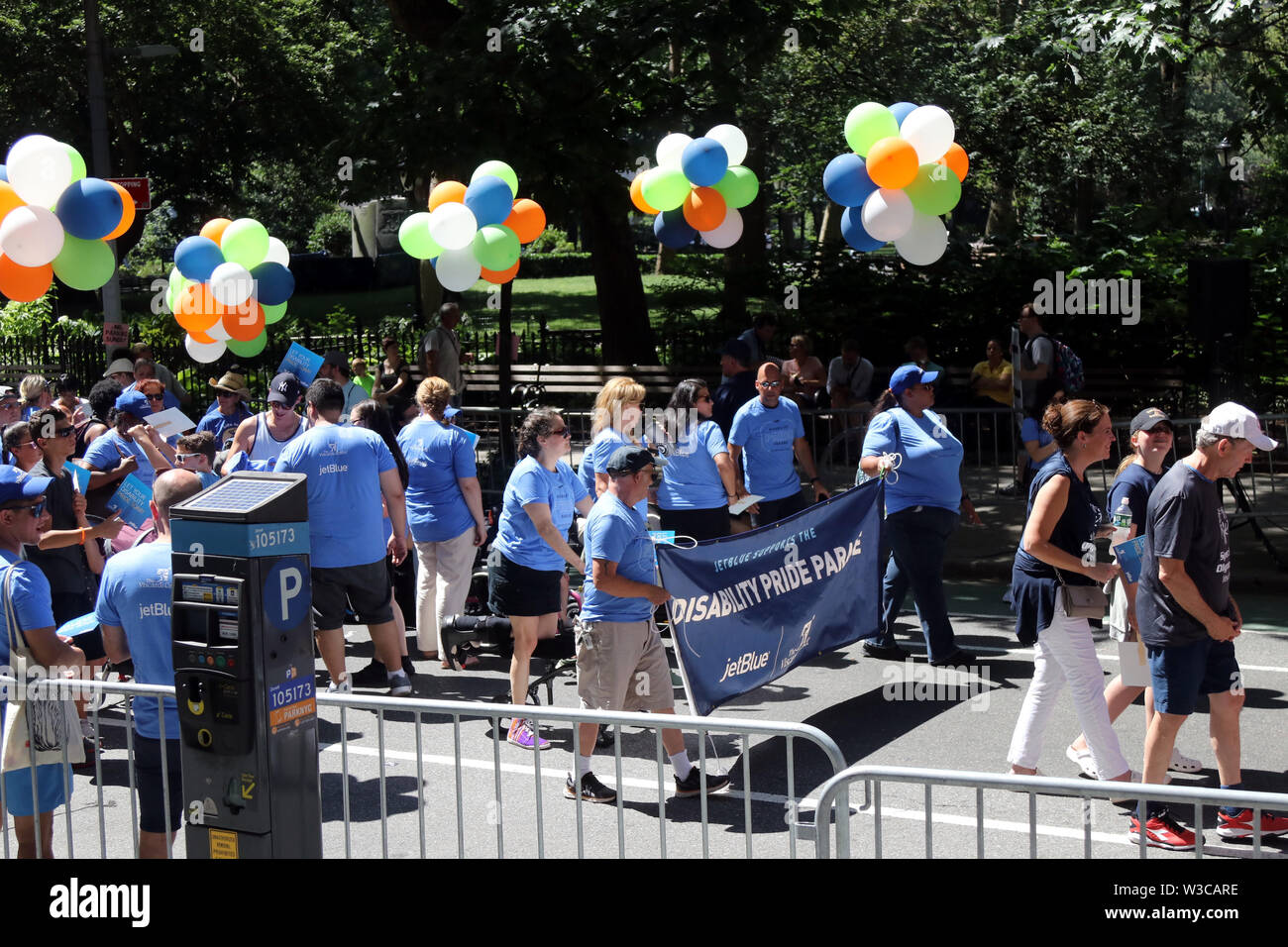 New York, NY, USA. 14. Juli, 2019. Tausende von New Yorkern mit Behinderungen, ihre Familien und Freunde gefeiert" Behinderung Stolz Monats" in Hon Stockfoto