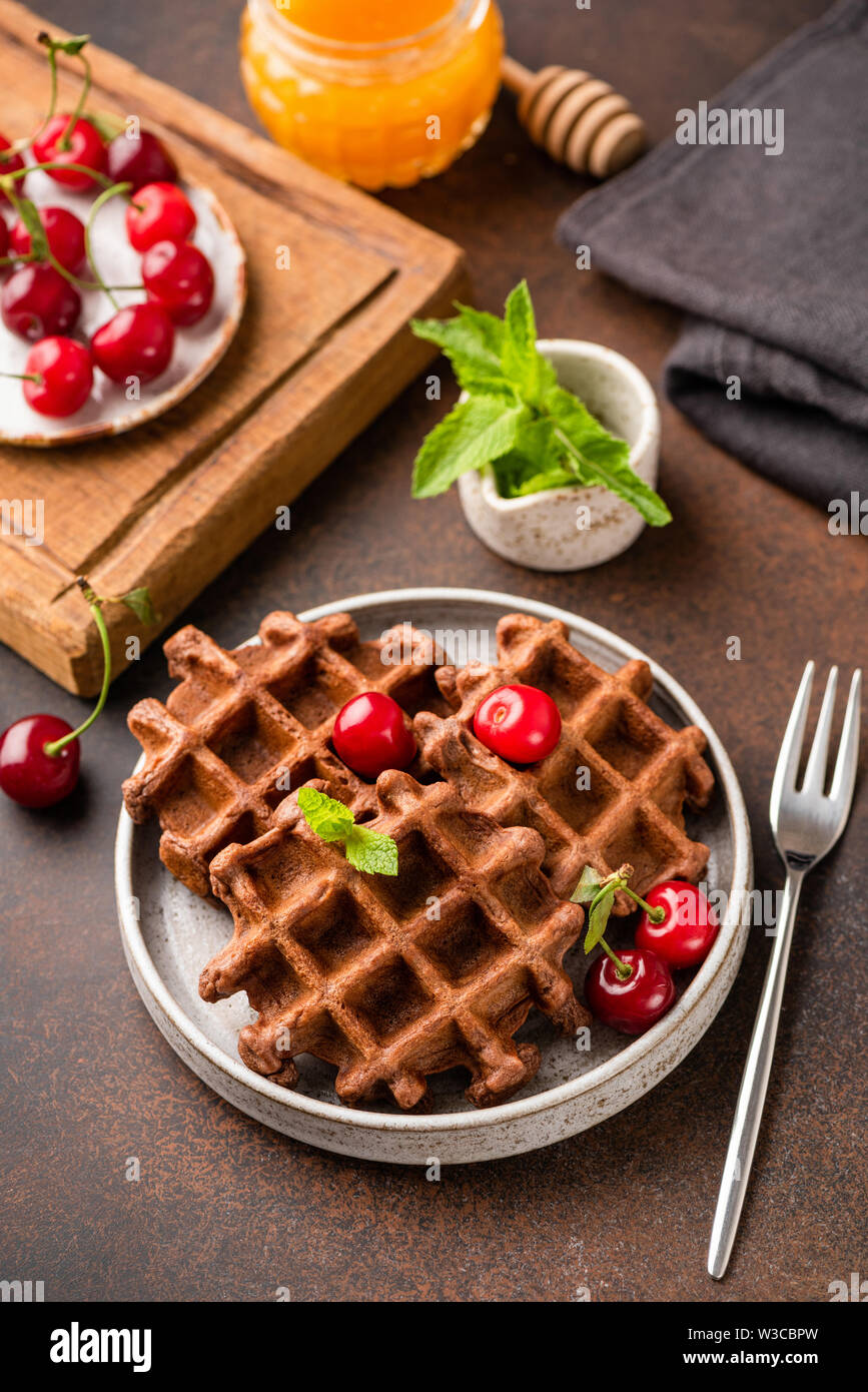 Belgische waffel tafel -Fotos und -Bildmaterial in hoher Auflösung – Alamy