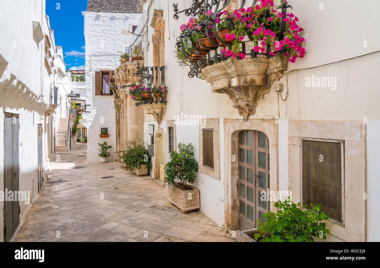 Malerische Anblick in Locorotondo, Provinz Bari, Apulien (Puglia), Süditalien. Stockfoto