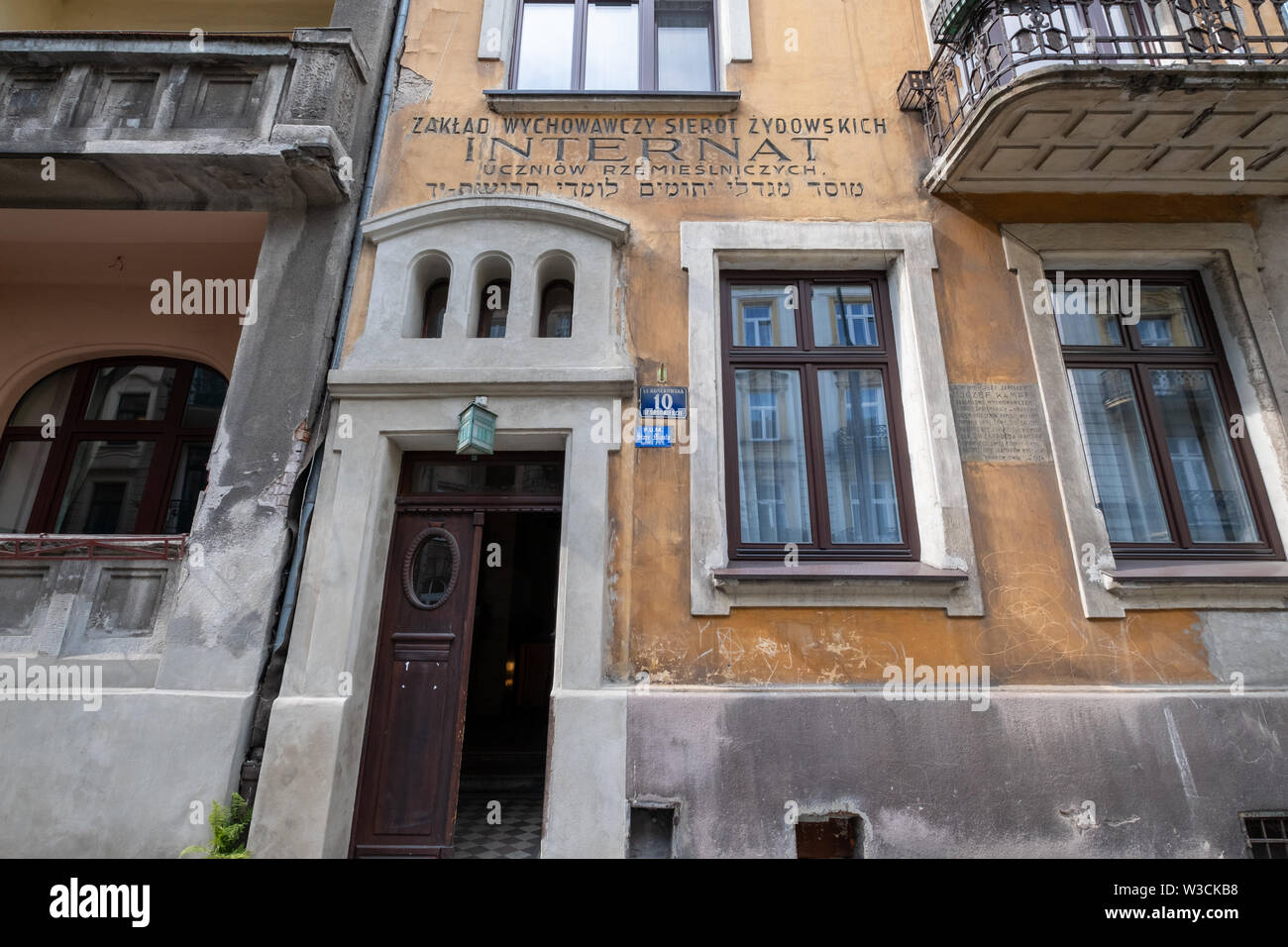 Die marode Fassade eines alten jüdischen Gebet Haus gerade außerhalb des historischen jüdischen Viertel Kazimierz in Krakau, Polen Stockfoto