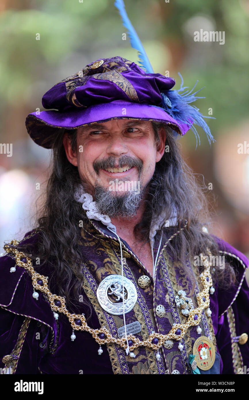 Renaissance Festival Akteure im 16. Jahrhundert Kostüme Larkspur, Colorado, 13. Juli 2019 Stockfoto