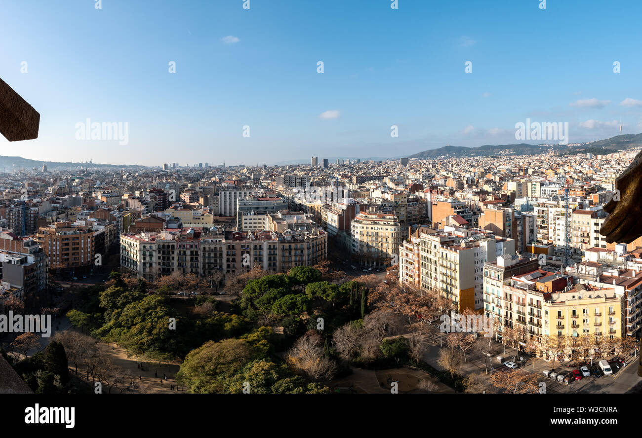 Mit Blick auf die Stadt Barcelona, Spanien von der Turmspitze der Sagrada Familia Stockfoto