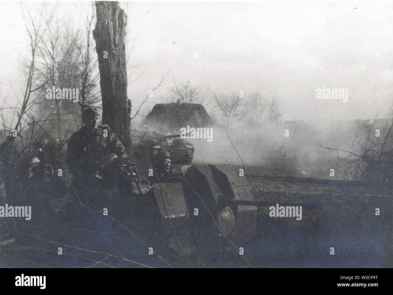 Wehrmachtstruppen in defensiver Position 1943 an der Russischen Front Stockfoto