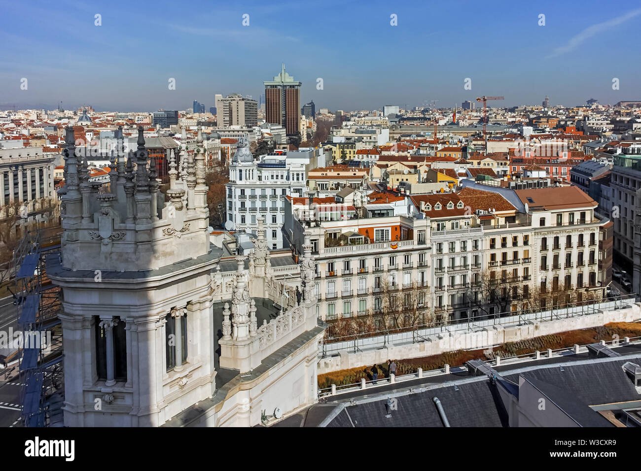 MADRID, Spanien - 24. JANUAR 2018: Tolles Panorama der Stadt Madrid von Cybele Palast (Palacio de Cibeles), Spanien Stockfoto