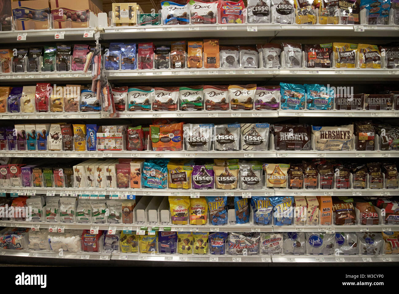 Amerikanische Schokolade und Süßigkeiten zum Verkauf in einen Supermarkt in  Florida Vereinigte Staaten von Amerika Stockfotografie - Alamy