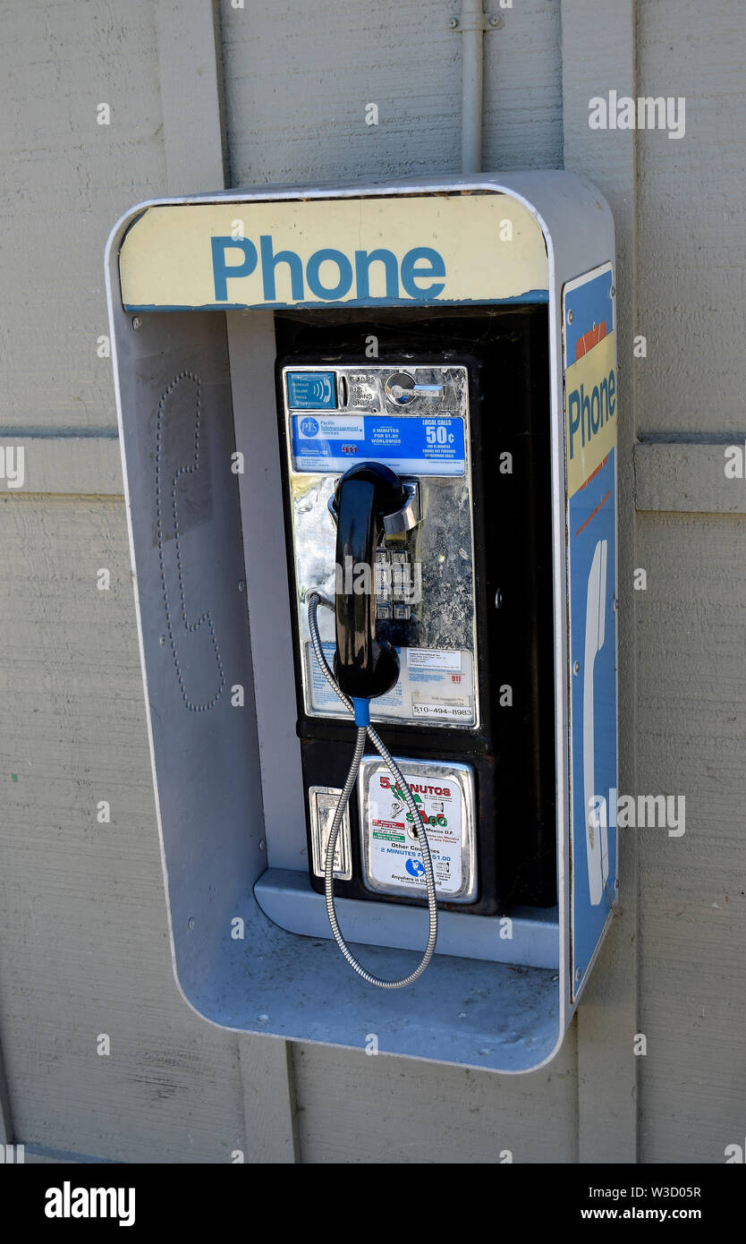 Pay Telefon am Eingang zu schwimmen, Hufeisensee, Steinbruch Lakes Regional Recreation Area, Kalifornien Stockfoto