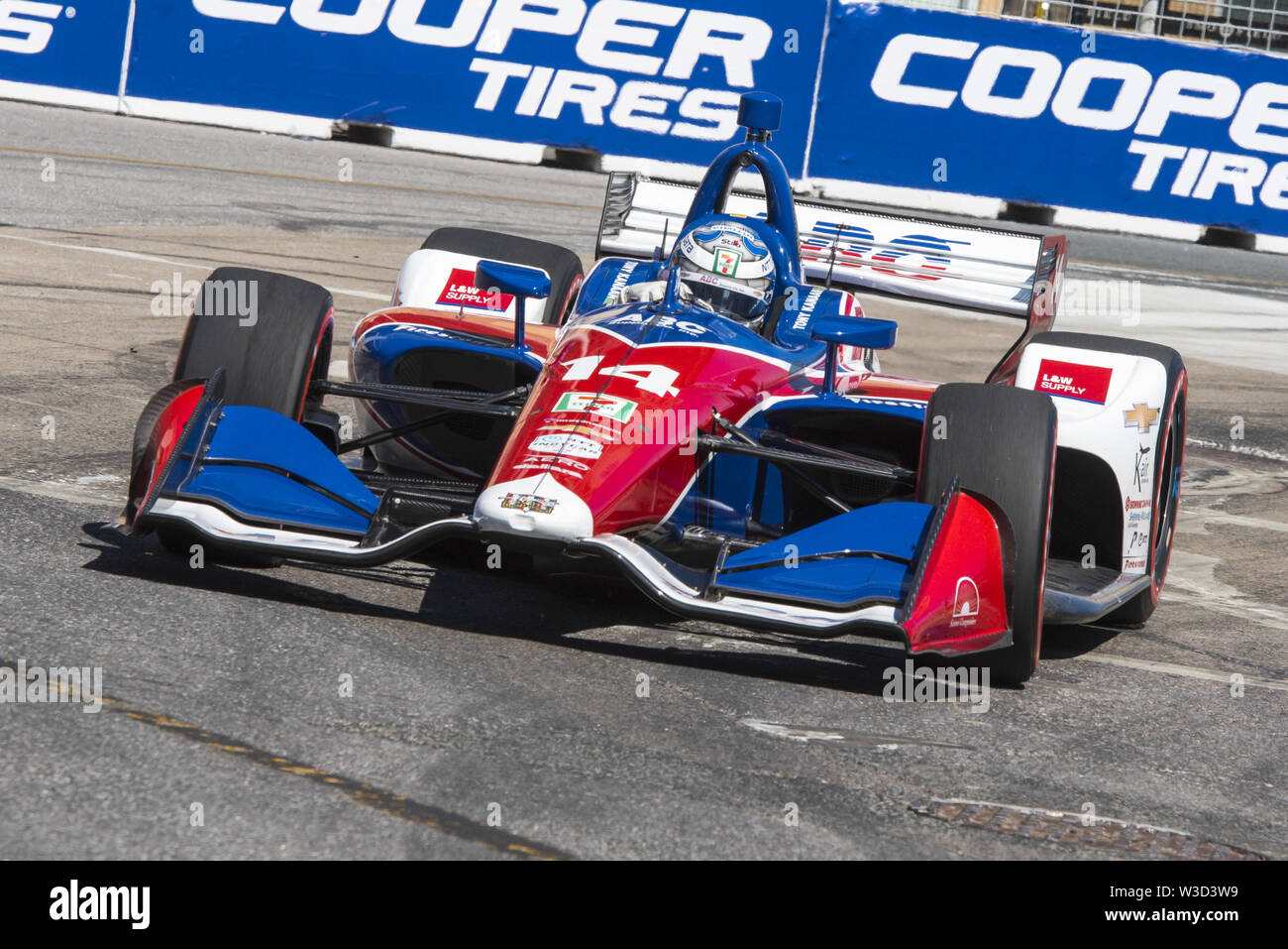 Toronto, Ontario, Kanada. 14. Juli, 2019. VERIZON Indycar Series Treiber Tony Kanaan (14) Rennen in der Verizon Indycar Series Honda Indy Toronto Rennen in Toronto, Kanada Kredit statt: Engel Marchini/ZUMA Draht/Alamy leben Nachrichten Stockfoto