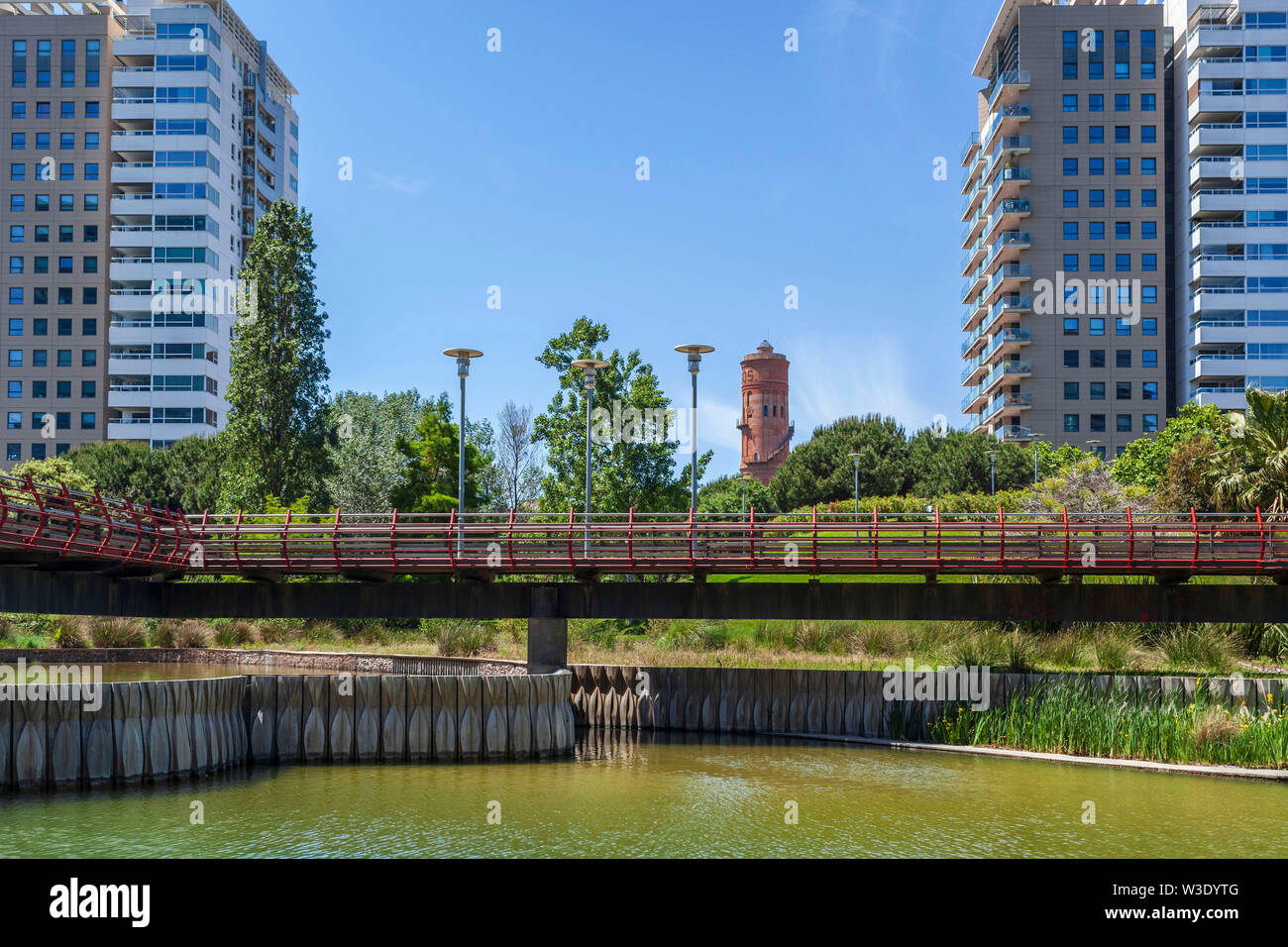 Diagonal Mar Park, entworfen von Enric Miralles und Benedetta Tagliabue. Barcelona, Katalonien, Spanien. Stockfoto